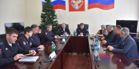 Участковые уполномоченные полиции отчитались перед населением с.Акуша Акушинского района. - Акушинский район